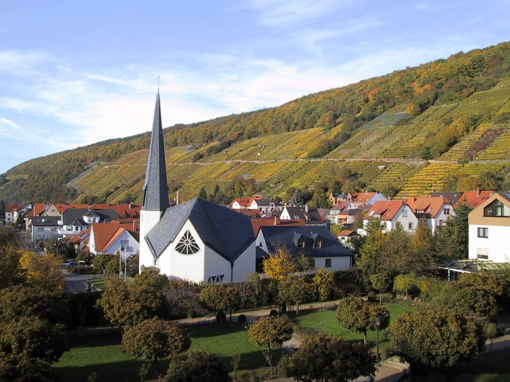 TrinitatisKirche Evang.Luth. Trinitatisgemeinde Klingenberg/Wörth